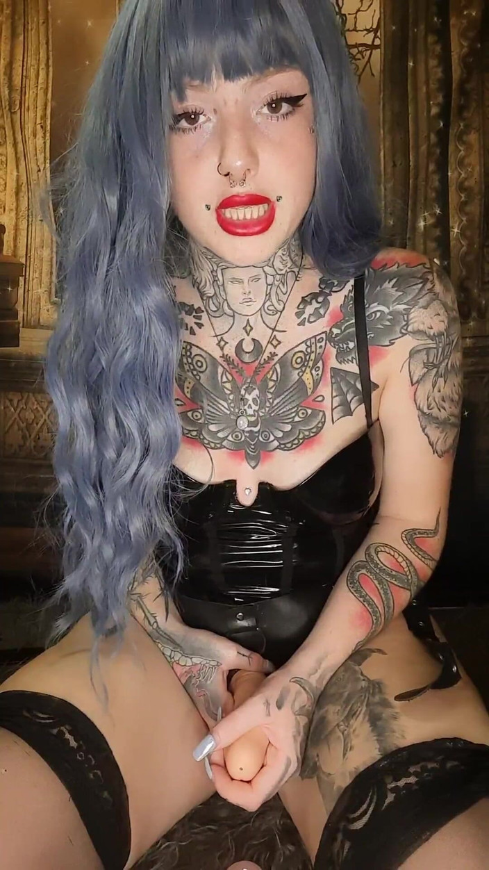 Yourfavecumslut: Mistress in Latex Owns Pathetic Slave