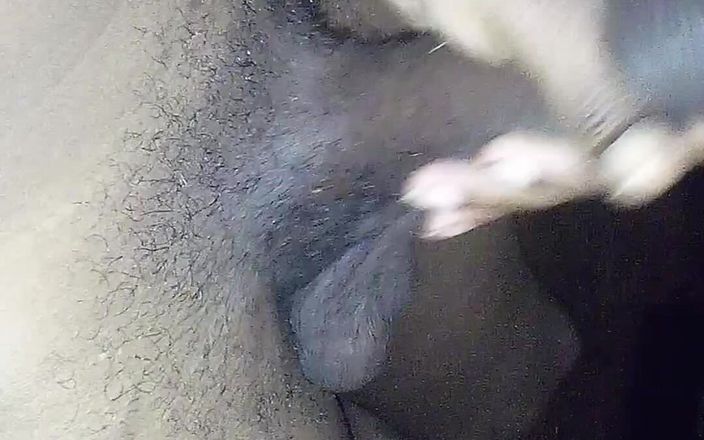 SweetDWillie456: Gái chuyển giới cu to đen đang kích thích