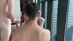 Nick Lewis: Kaukaski tata podwójnie rucha swoich chłopców