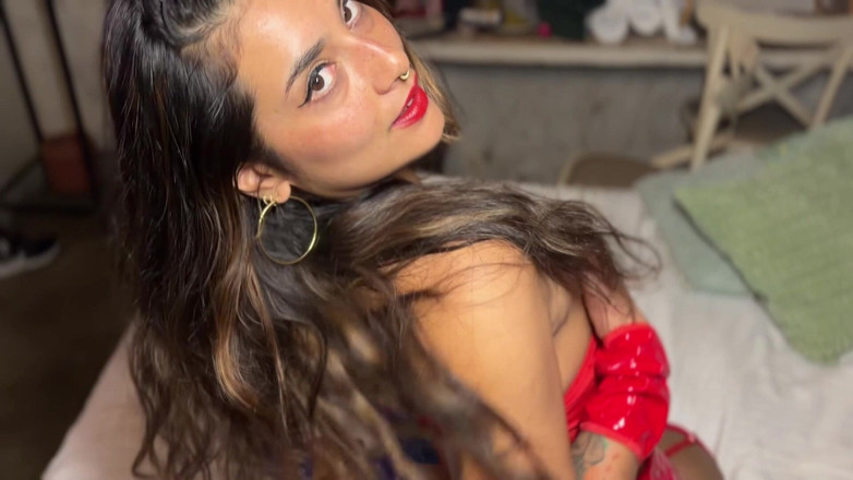 Iara Sanchez: Harley quinn lagi asik nyepong kontolmu