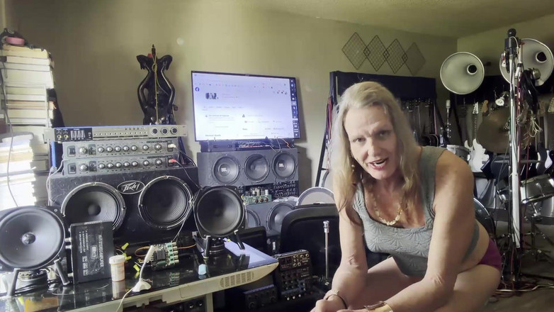 Lizzy Yum: Lizzy yum sd februari 2026 pasca operasi waria lagi asik masturbasi...