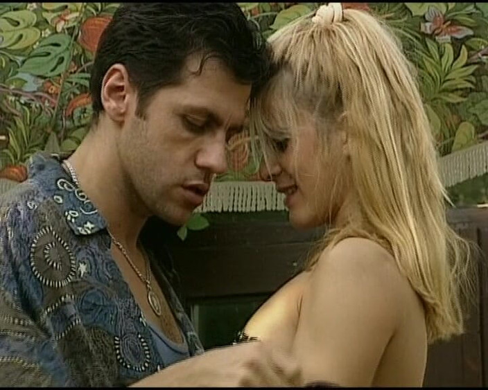 Deutsche XXX Filme: Fodida no cu, alemã gata não pode passar um dia...