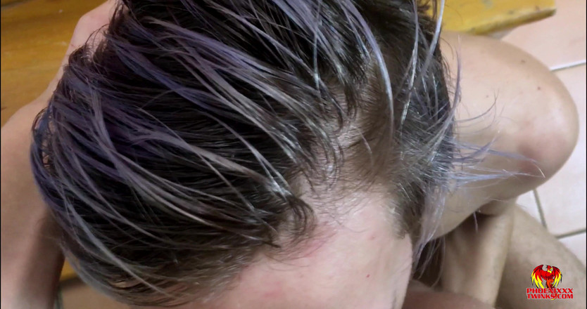 Phoenixxx: Een jongen in kamergenoten van Montreal krijgt hun freak op