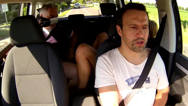 German Porn: MILF Will Einkaufen Gehen Und Lässt Sich Überreden, Zu Ficken