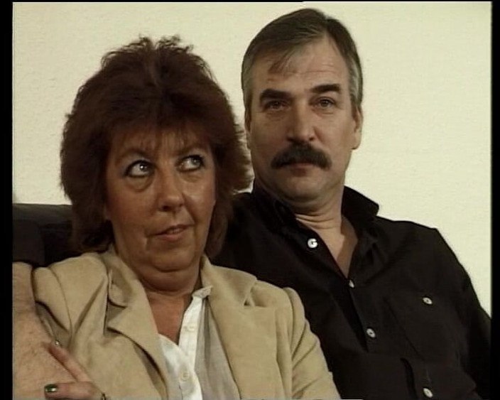 Deutscher hardcore: Zobacz, jak dojrzała dama z Niemiec bawi się swoim kochankiem...