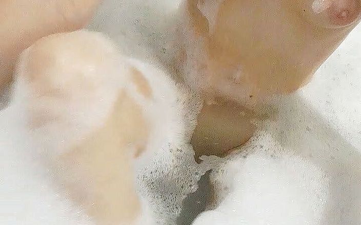 DouceIn time: Korte video in mijn bad