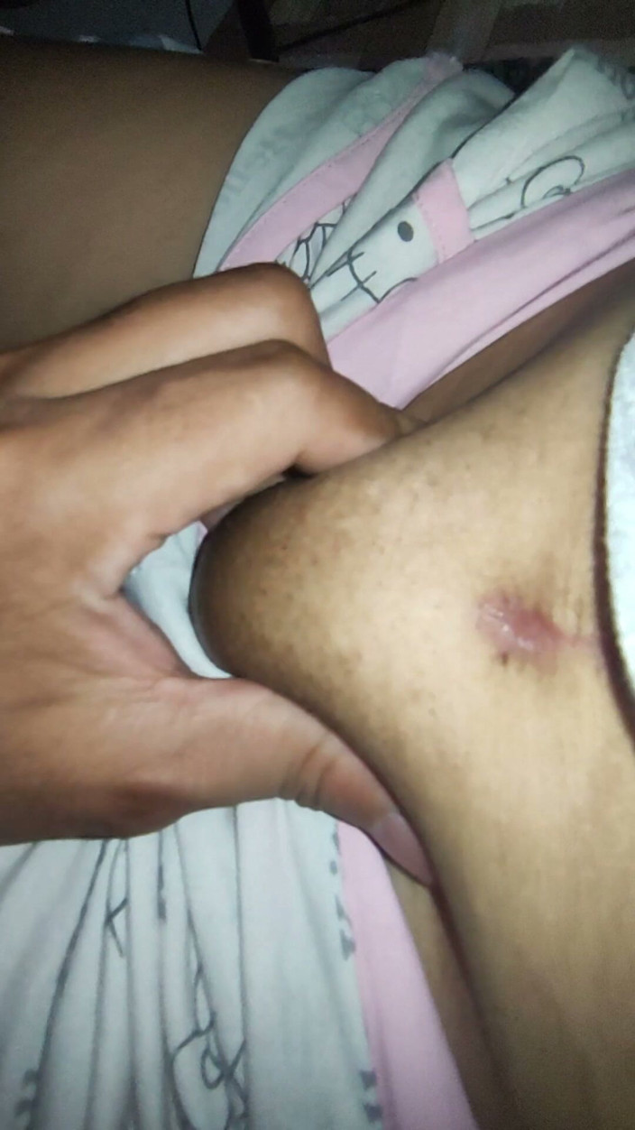 GreyandAthena: Sexy filipina wurde vom nachbarn geil gefingert, tropfnasse muschi