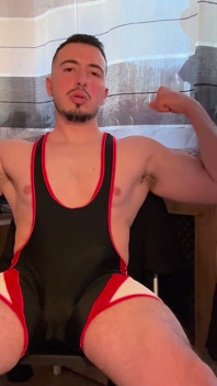 Wrestler Flexing Muscles and Jerking off Huge Load