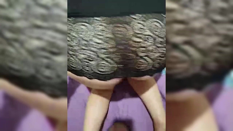 Qwersad33: Teman wanita saya yang dikasihi! Dia suka menghisap!