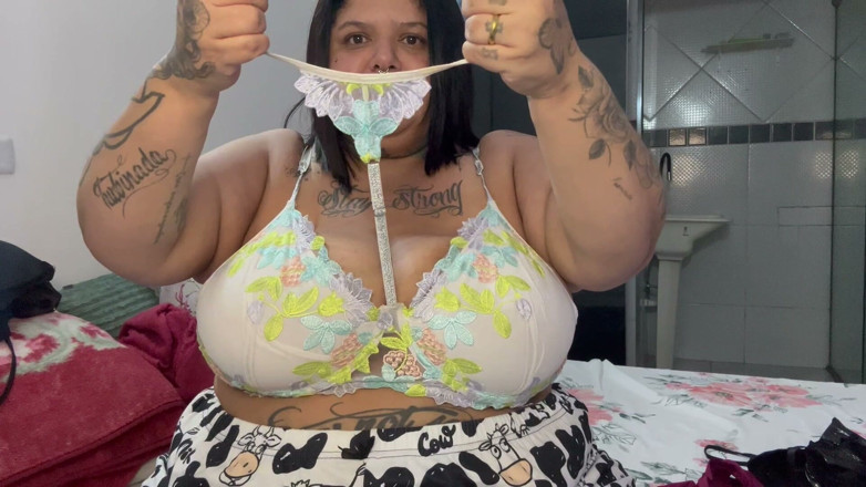 Mary Jhuana: Meine bhs zu zeigen und für euch zu rauchen