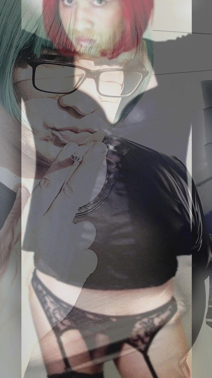 kandiKane: Sexy Sissy děvka Kandi Kouření a nedbalý sání