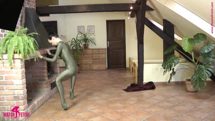 Watch4fetish: บัลเล่ต์ในชุดแมวสีเขียว
