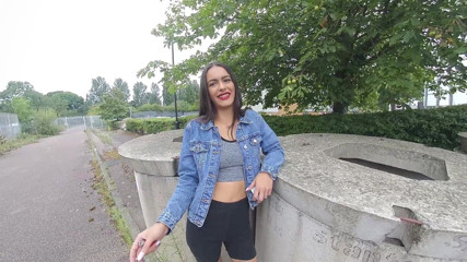 VR smokers HD-2D Videos Only: Kim Modelka - rozhovor