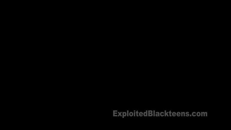 Xes Network: Video pertama gadis mungil kulit hitam dengan tubuh super hot...