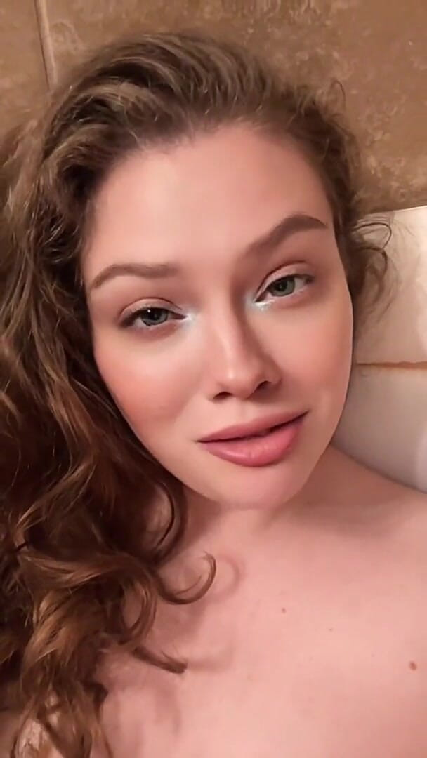 Loving Girlfriend Teases You at Work (Dirtysecret)