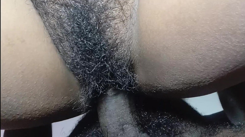 Gomathy: Ngentot istriku dengan gaya dogg habis-habisan