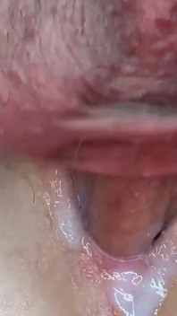 MILF mit perfekter muschi bekommt tollen creampie