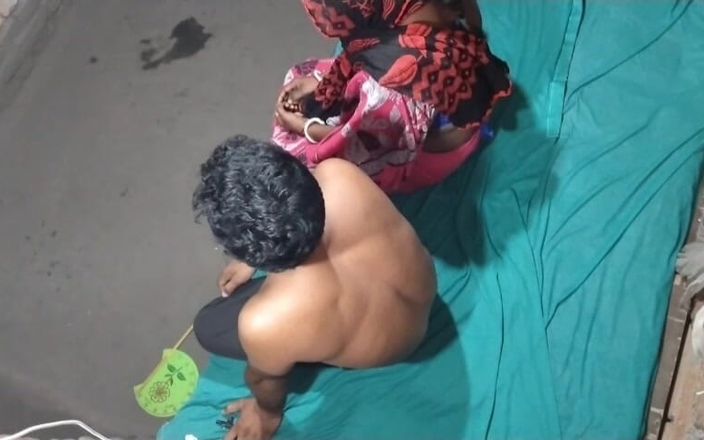 Hot Sex Bhabi: 남편이 아파서 섹스를 위해 나에게 오는 의붓여친을 따먹어