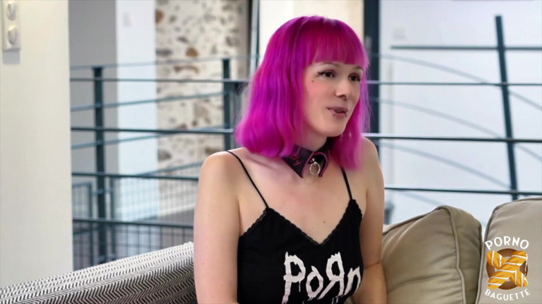 Porno Baguette: Lily, Nadržená dívka, Chce být ošukaná dvěma ptáky