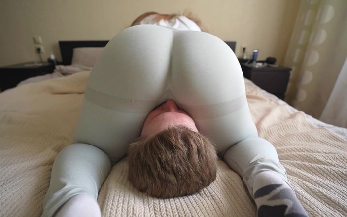 Booty_assx: Stor röv Ansiktssittande i grå yogabyxor