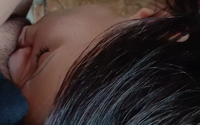 Lesbian-illusion: 隣人のキッチンでの私たちのクイックセックス