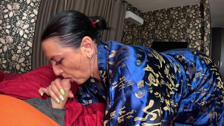 MilfyCalla: 자지를 빨고 정액을 가지고 노는 섹시한 게이샤 274