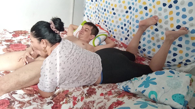 Valkyrieandluigy: Сосание лежа