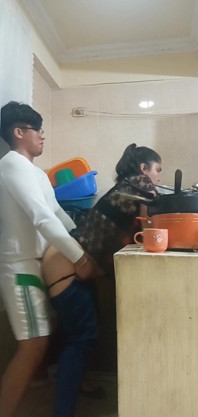 किचन और बेडरूम में कर्मचारी की चुदाई
