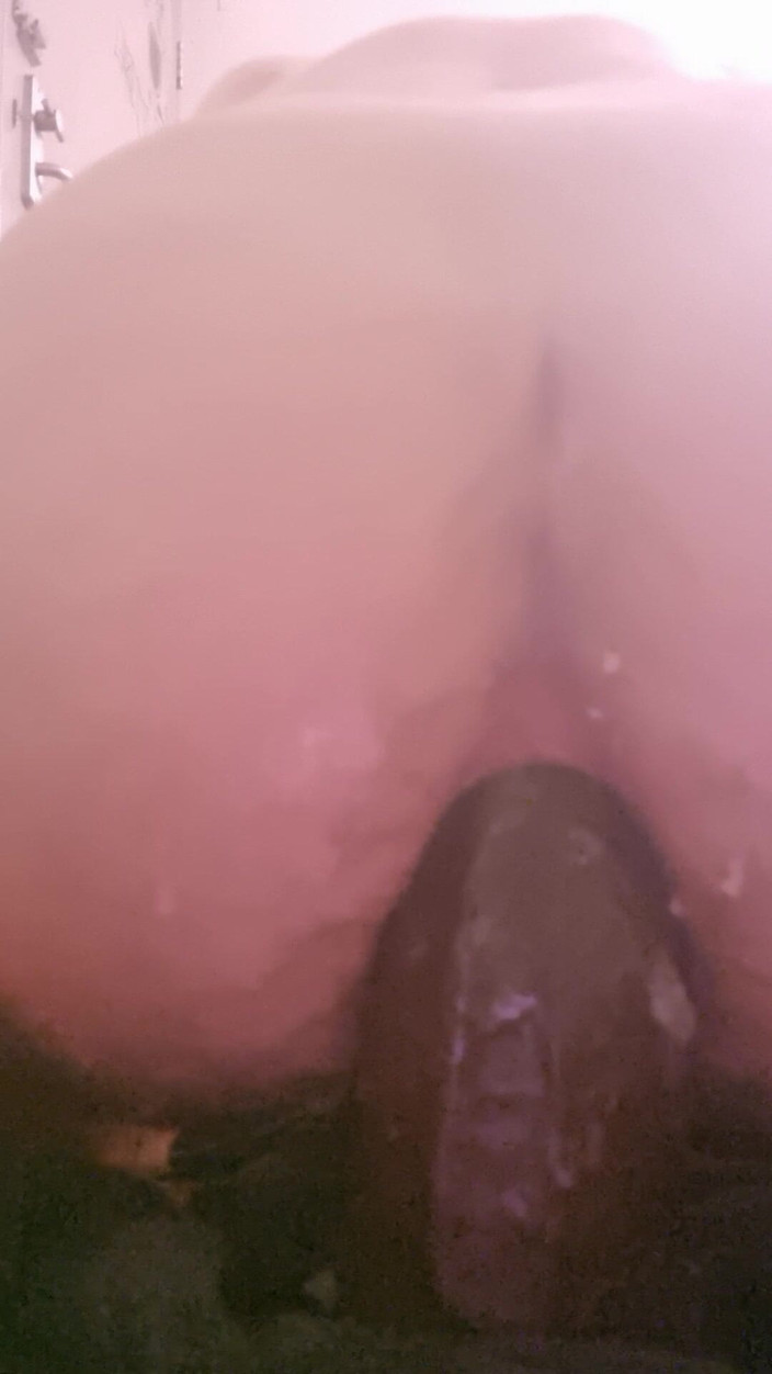 Gecko Lexi: 13 inçlik büyük zenci yarağı dildo