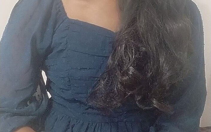 Keerthanakeerthi95: Fată Indiană Efeminată Solo Care Ejaculează În Direct