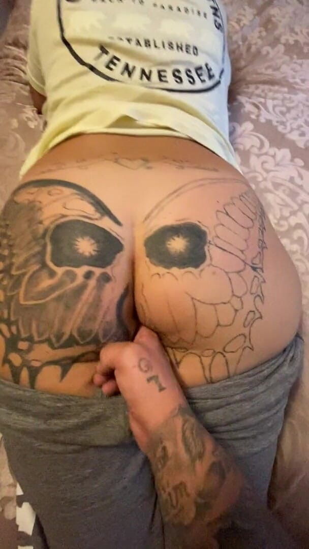 MzKiTTy91: Pawg milf揺れ彼女のお尻