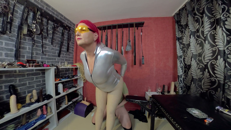SassyTiff: Joga z niewolnikiem