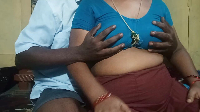 Priyanka314: Makcik cantik kampung Tamil bercinta dengan lelaki muda