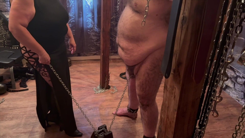 Aaexperiencesltd: Bölüm!:- domina satana satana'nın domuzuyla şehvetli oynuyor.