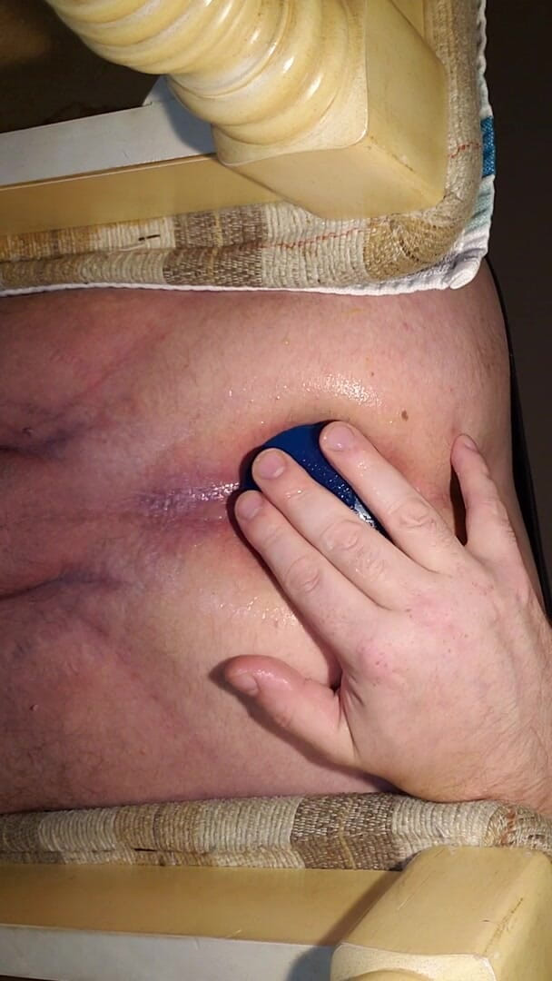 Charlieboy69: Vibrator anal