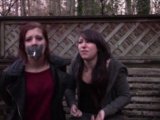 Selfgags classic: Stiefzus laten roken door handover mond en tapegag!