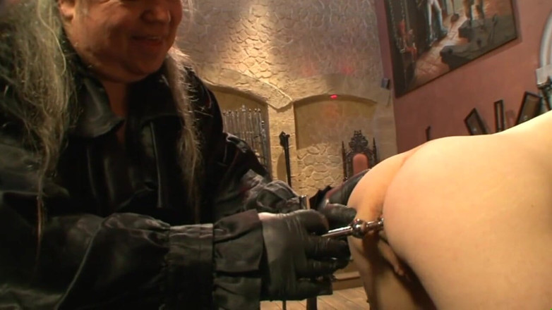 Absolute BDSM films - The original: Mainan seks yang memalukan ditembusi