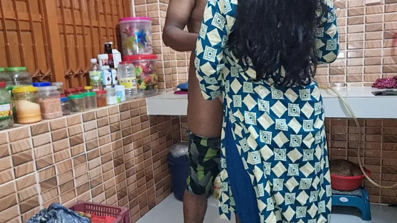 bdboygirl69: Video cận cảnh bằng giọng nói Bangla qua đường lỗ hậu....
