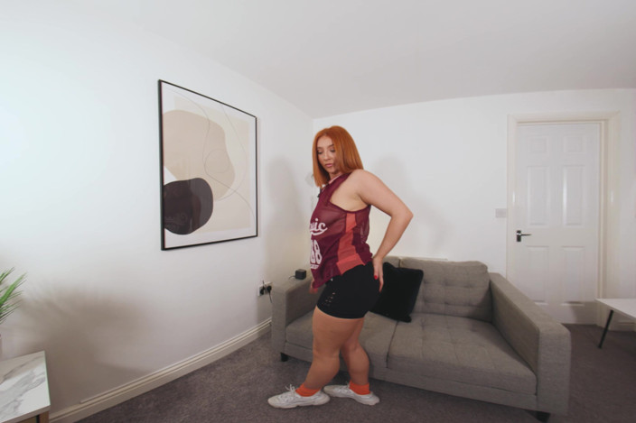 ZexyVR: Robyn James - Chill with Me