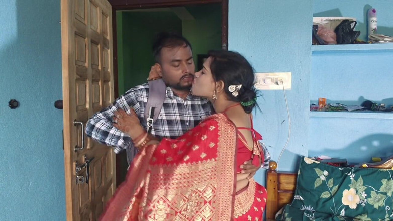 Sona bhabhi: Suamiku ngentot aku