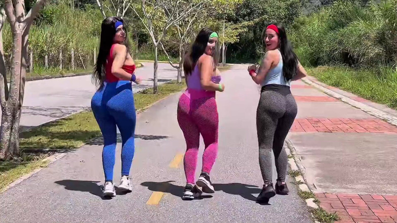 Jenifer Play: Padrasto Sortudo Faz Sexo Com Suas 3 Enteadas