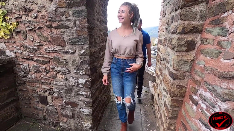 German Fuck Girls: Public! Risky Blowjob on a Trip to the Castle!