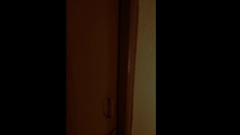 Horny Rose: Возбужденная Rose трахается с сантехником с протертыми сливками