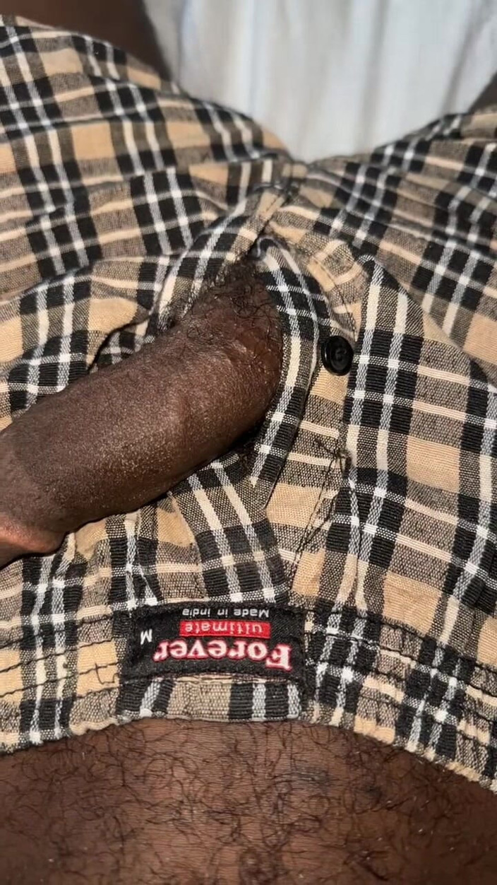 Slimniqqa: Caught My Roommate Stroking His Dick