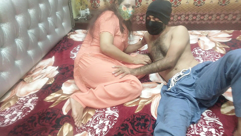 Pakistani CoupleX: Seks saudara tiri desi India