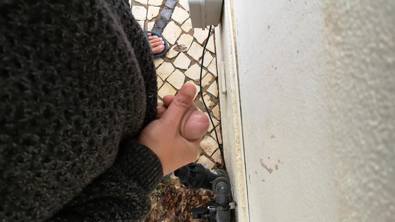 Rafael Torreano: Guy Filming Himself Wanking Outside From Eye View Perspective
