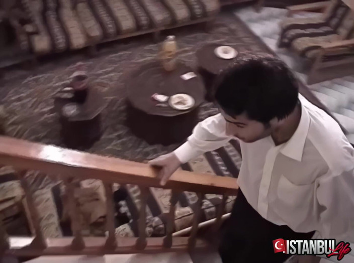 Istanbul life: Sahin K neukt de schoonzus van zijn buurman