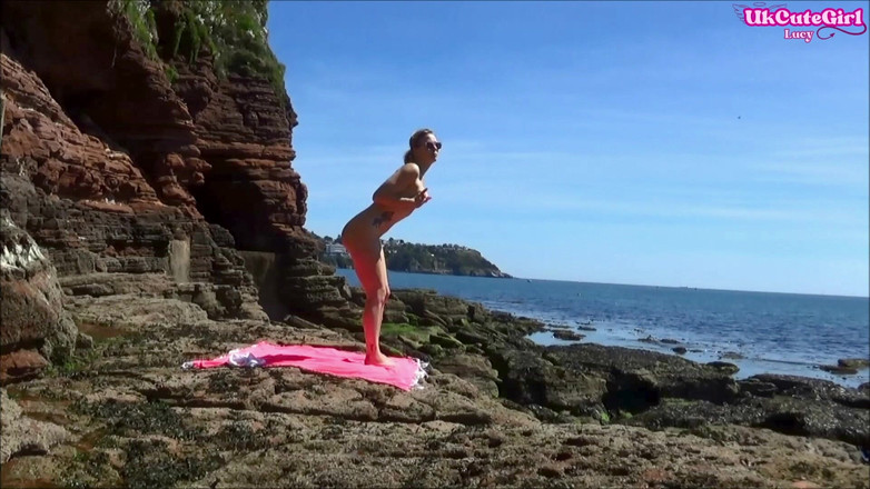 UKCuteGirl Lucy Lauren: Outdoor Bondage Dream - Bound, Gagged &amp; Climaxing on the Beach