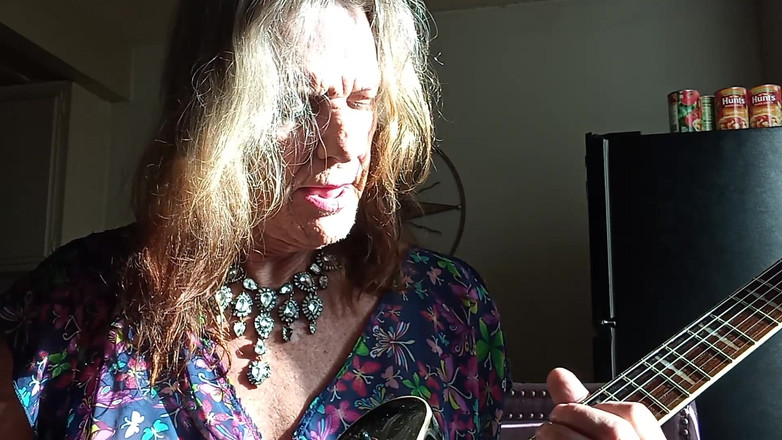 Lizzy Yum: Lizzy Yum Sfw Sd Srpen 2025 Dilating # 83 (love Bus Lords of Acid)