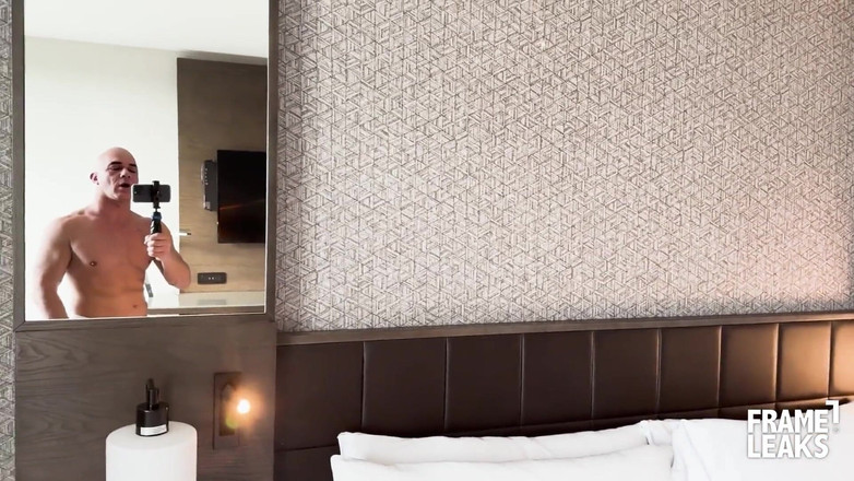 Pinko Club: Ruby Moon欢迎克里斯蒂安来到L.a，一个意大利鸡巴都为我服务